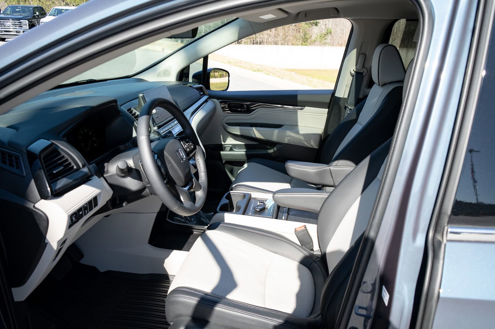 Used 2026 Honda Odyssey Elite image 14