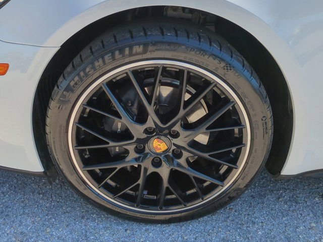 Used 2022 Porsche Panamera image 10