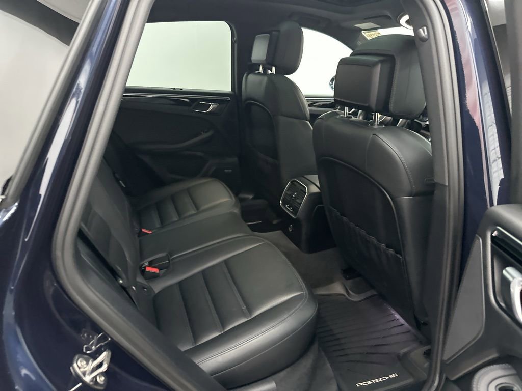 Used 2022 Porsche Macan S image 25