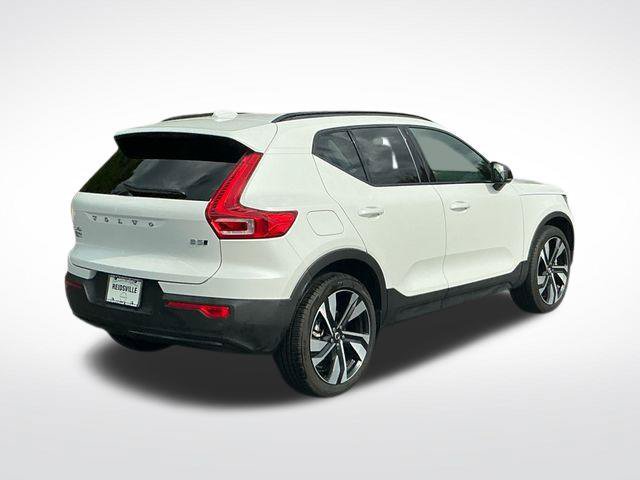 Used 2025 Volvo XC40 B5 Plus AWD/4WD image 5