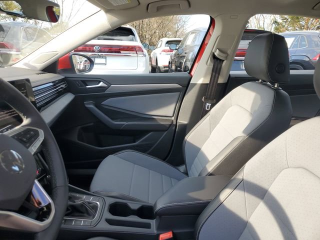 New 2026 Volkswagen Jetta SE FWD image 16