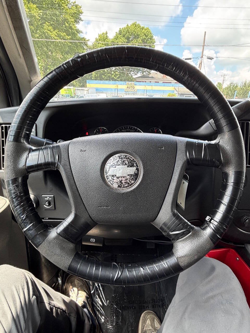 Used 2017 Chevrolet Express 2500 RWD image 20