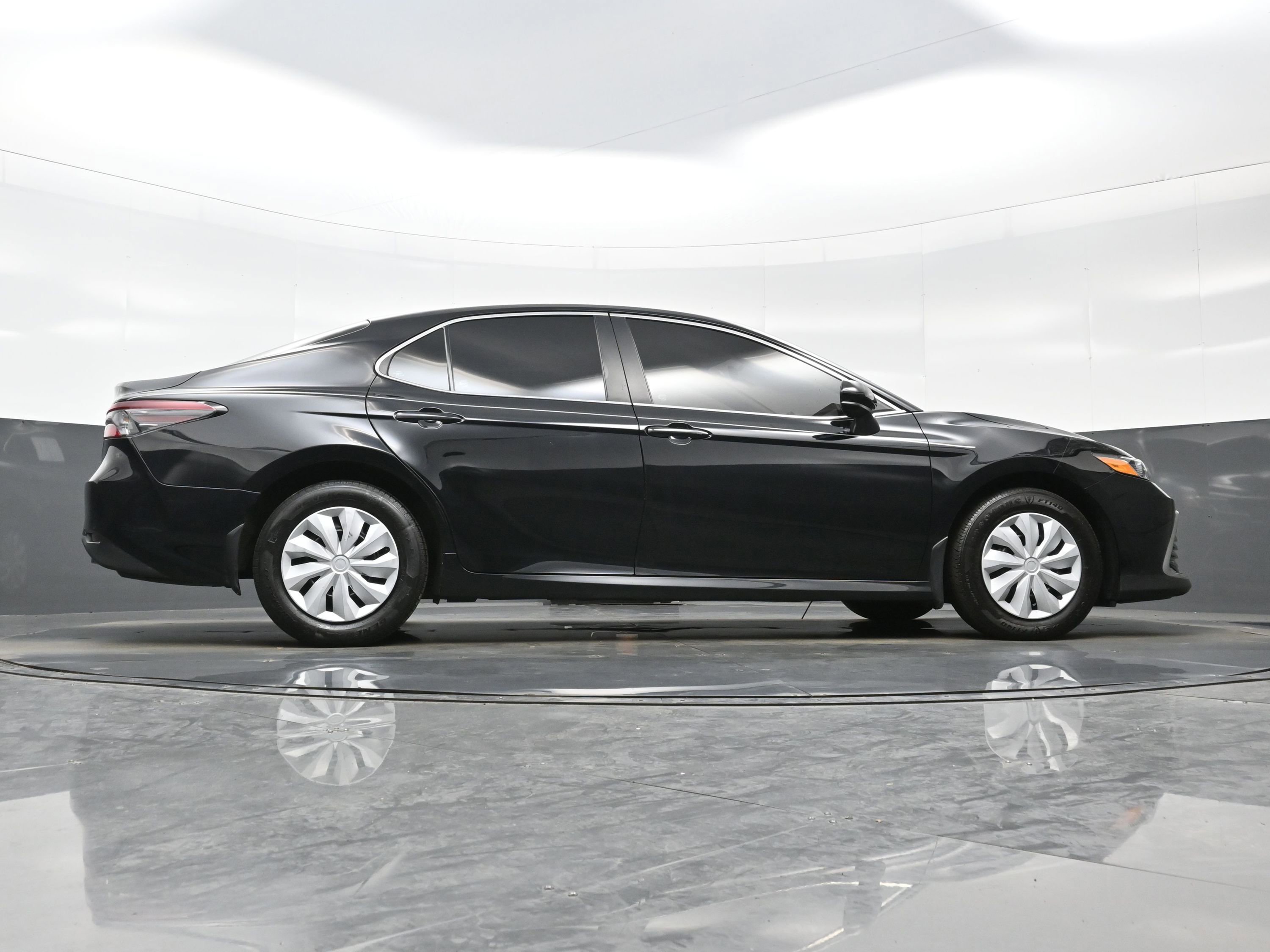 Used 2023 Toyota Camry LE image 33