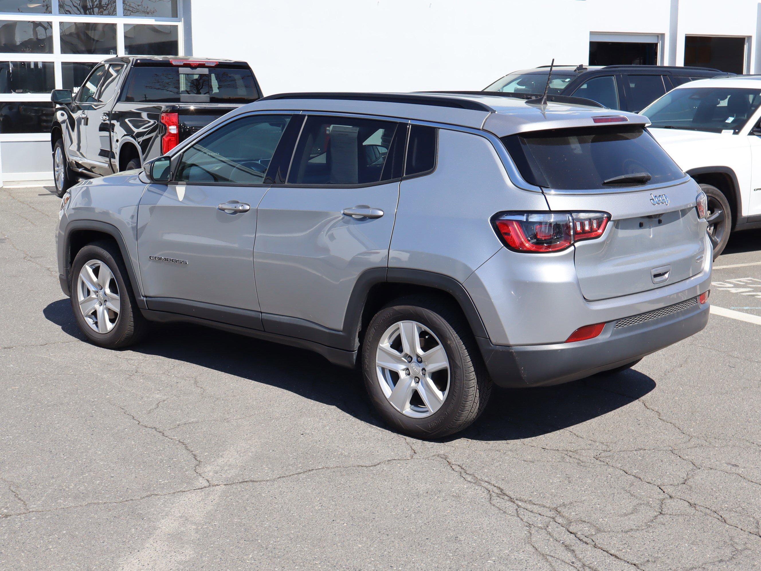 Used 2022 Jeep Compass Latitude image 19