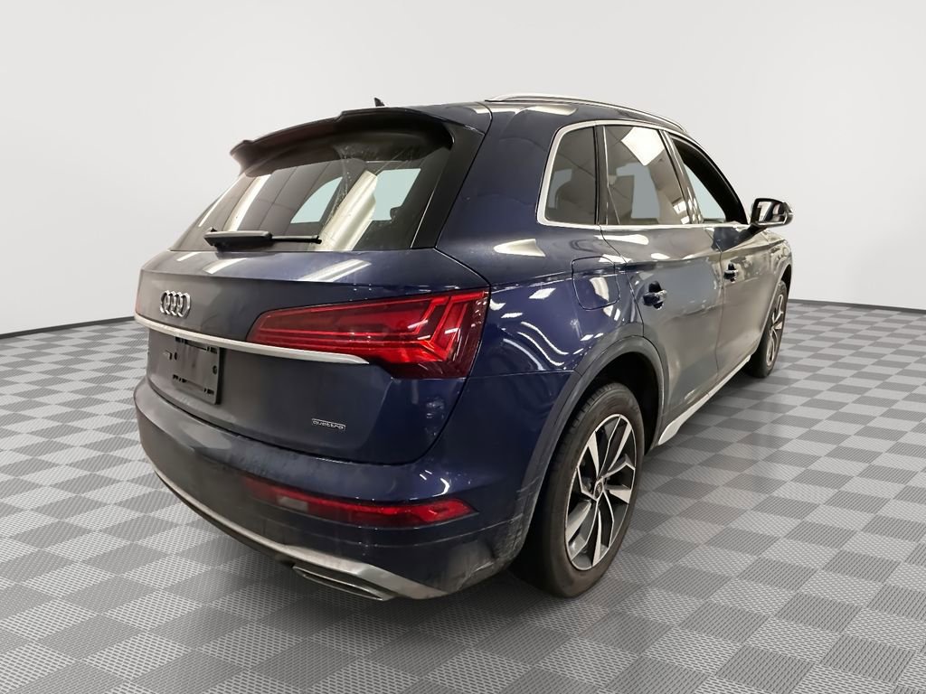 Used 2023 Audi Q5 2.0T Premium w/ Convenience Package image 3