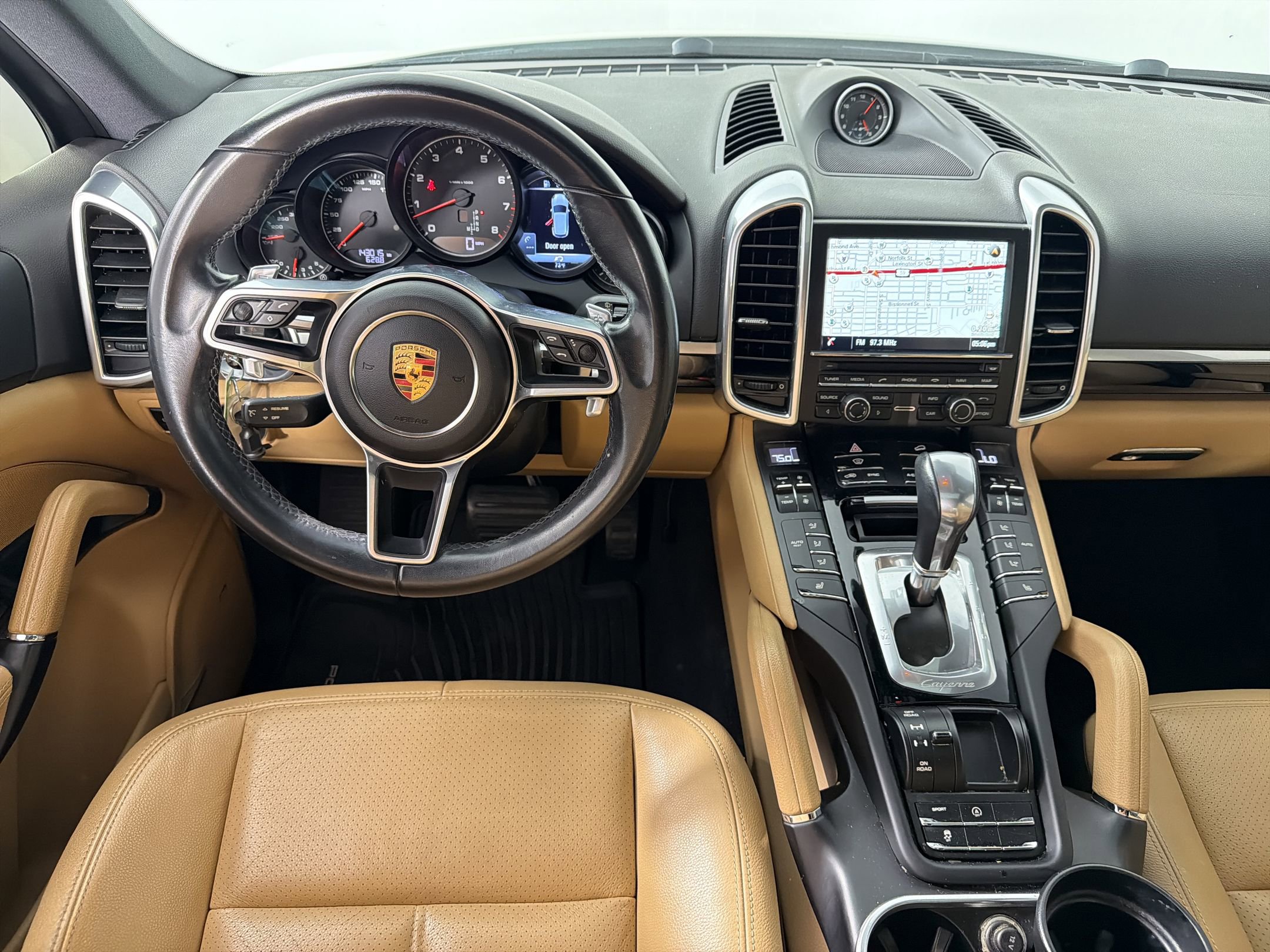 Used 2016 Porsche Cayenne AWD/4WD image 27