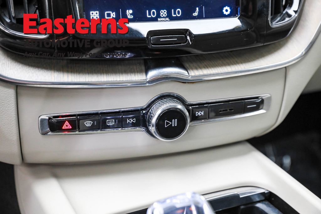 Used 2022 Volvo XC60 B6 Inscription w/ Advanced Package image 19