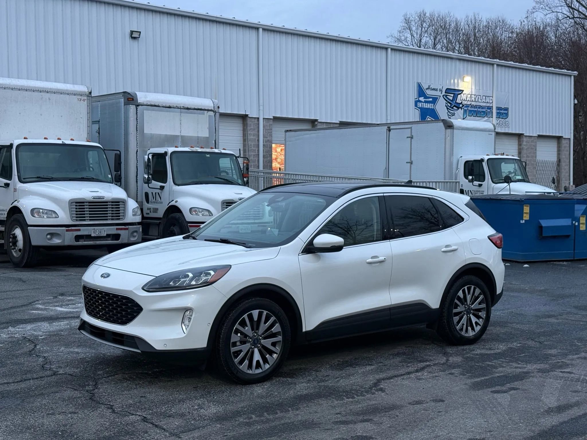 Used 2020 Ford Escape Titanium image 9