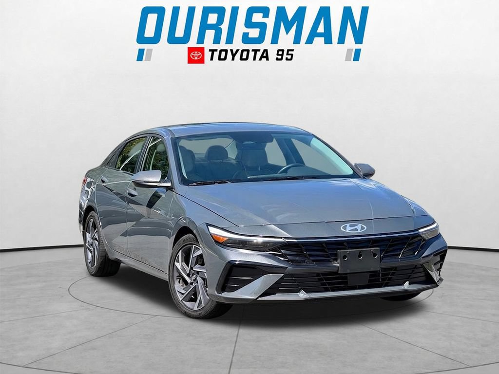Used 2025 Hyundai Elantra Limited