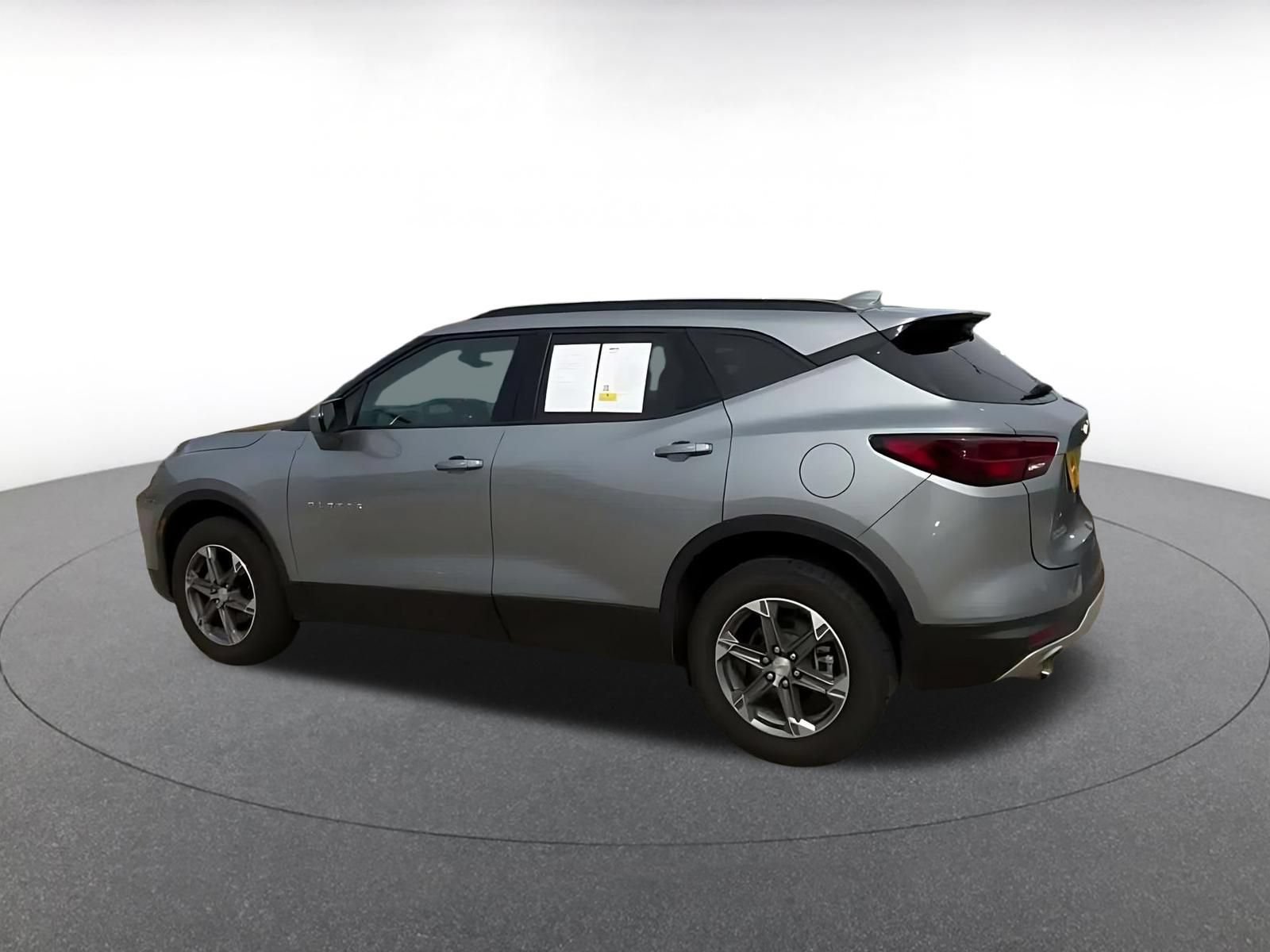 Used 2024 Chevrolet Blazer LT FWD image 9