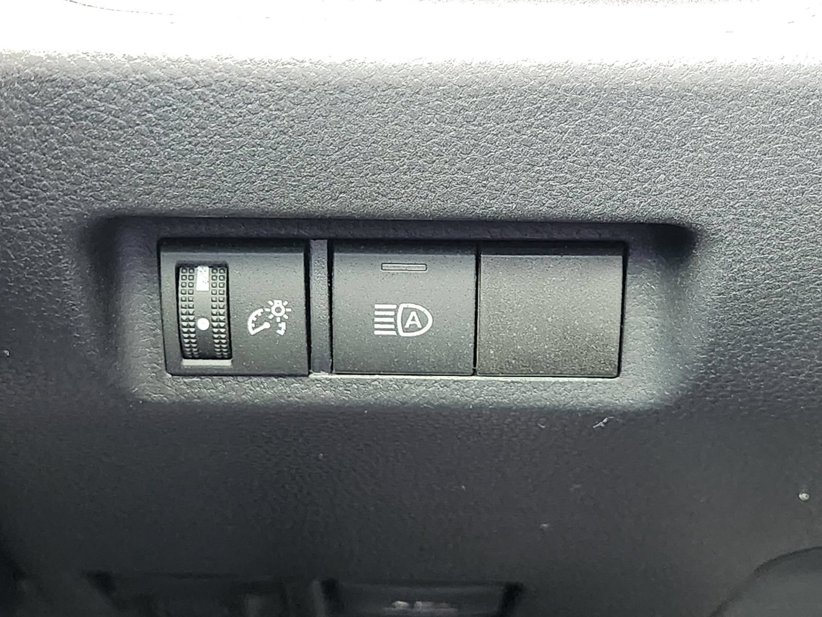 Used 2024 Toyota RAV4 XLE FWD image 25