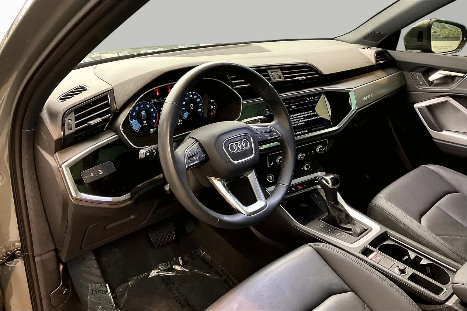 Used 2024 Audi Q3 2.0T Premium w/ Convenience Package AWD/4WD image 18