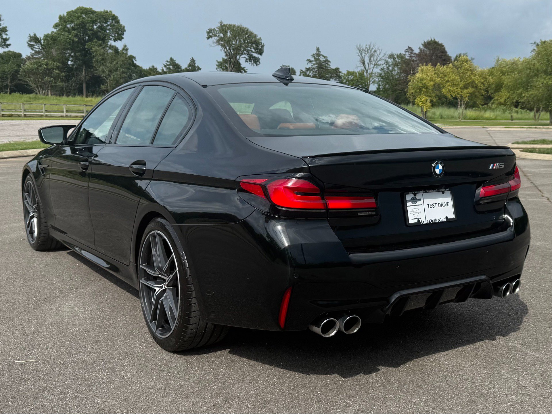Used 2022 BMW M5 w/ Executive Package AWD/4WD image 4