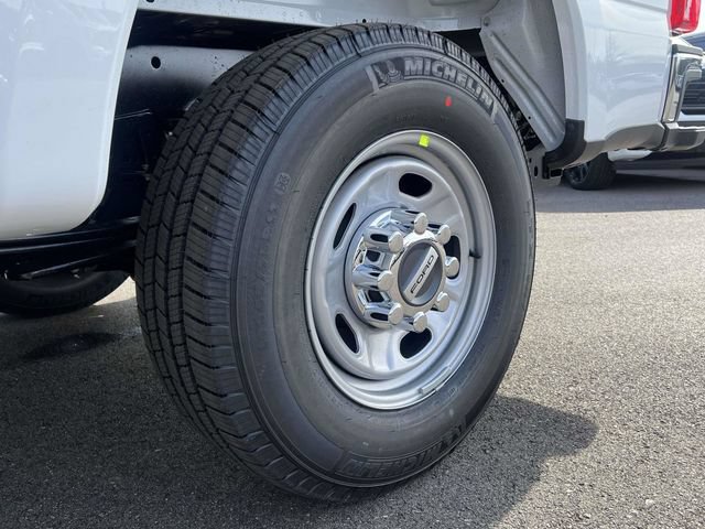 New 2026 Ford F250 XL w/ XL Chrome Package RWD image 9