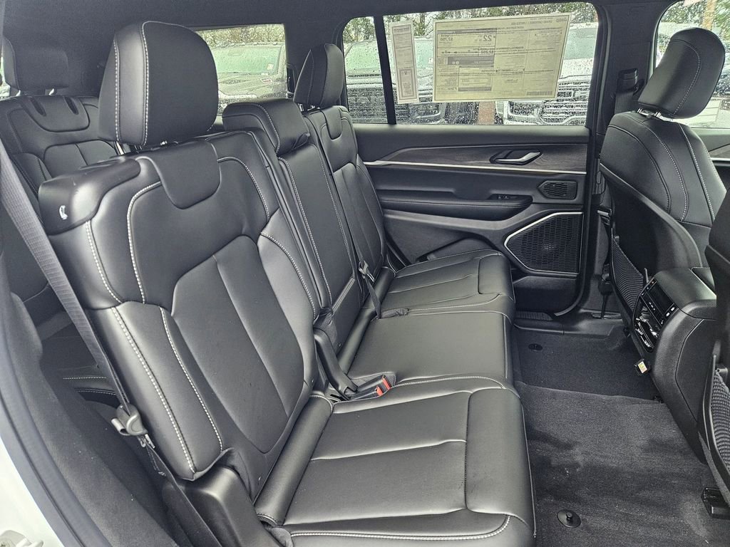 New 2026 Jeep Grand Cherokee L Limited AWD/4WD image 18