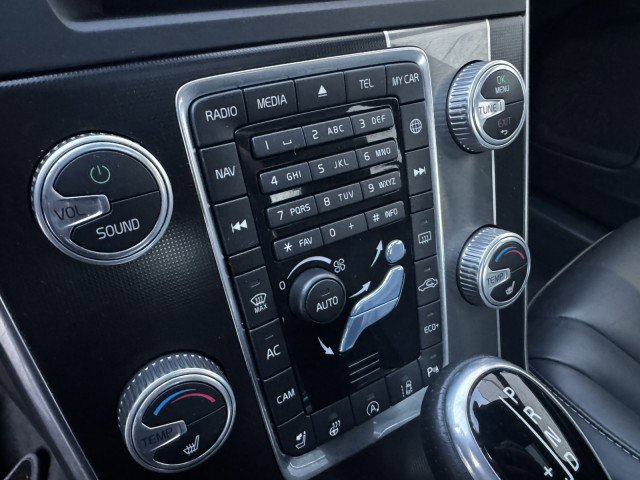 Used 2017 Volvo S60 T6 R-Design Platinum w/ Climate Package image 22