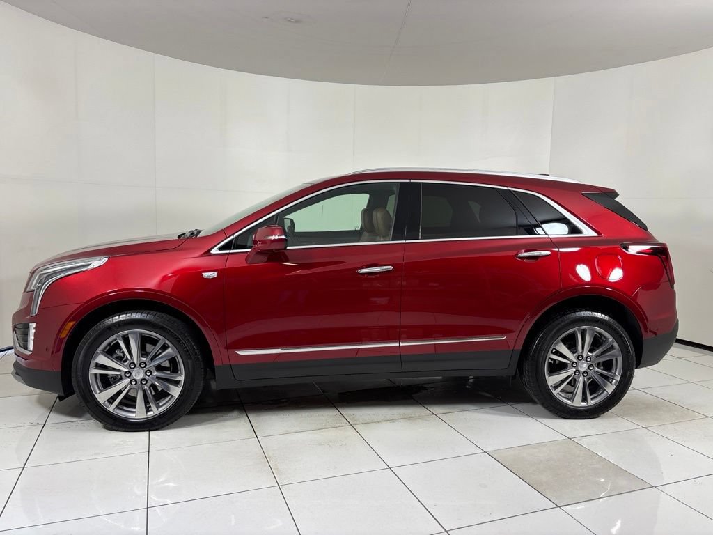 Used 2025 Cadillac XT5 Premium Luxury w/ Technology Package FWD image 2