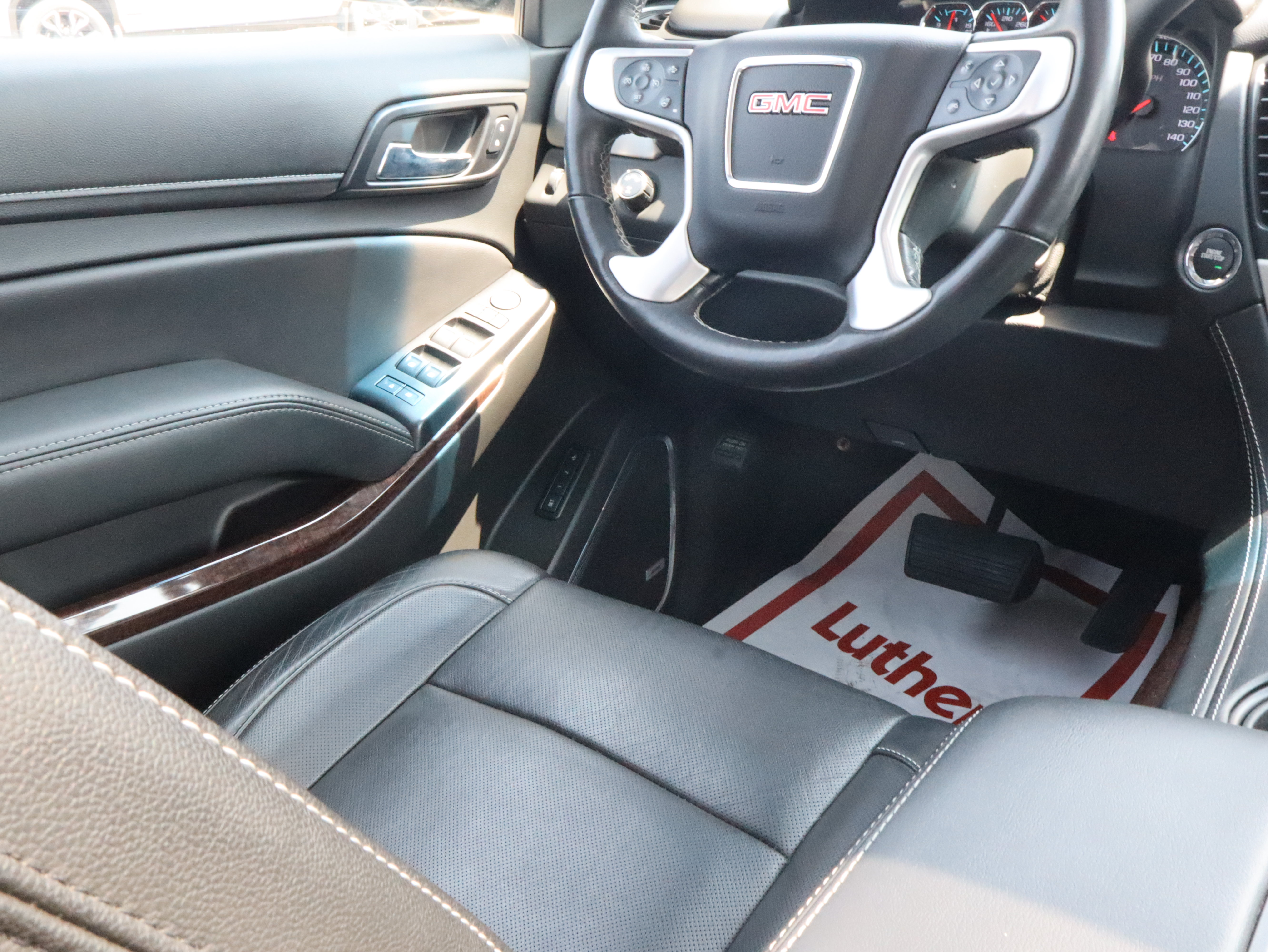Used 2018 GMC Yukon SLT w/ Open Road Package AWD/4WD image 13