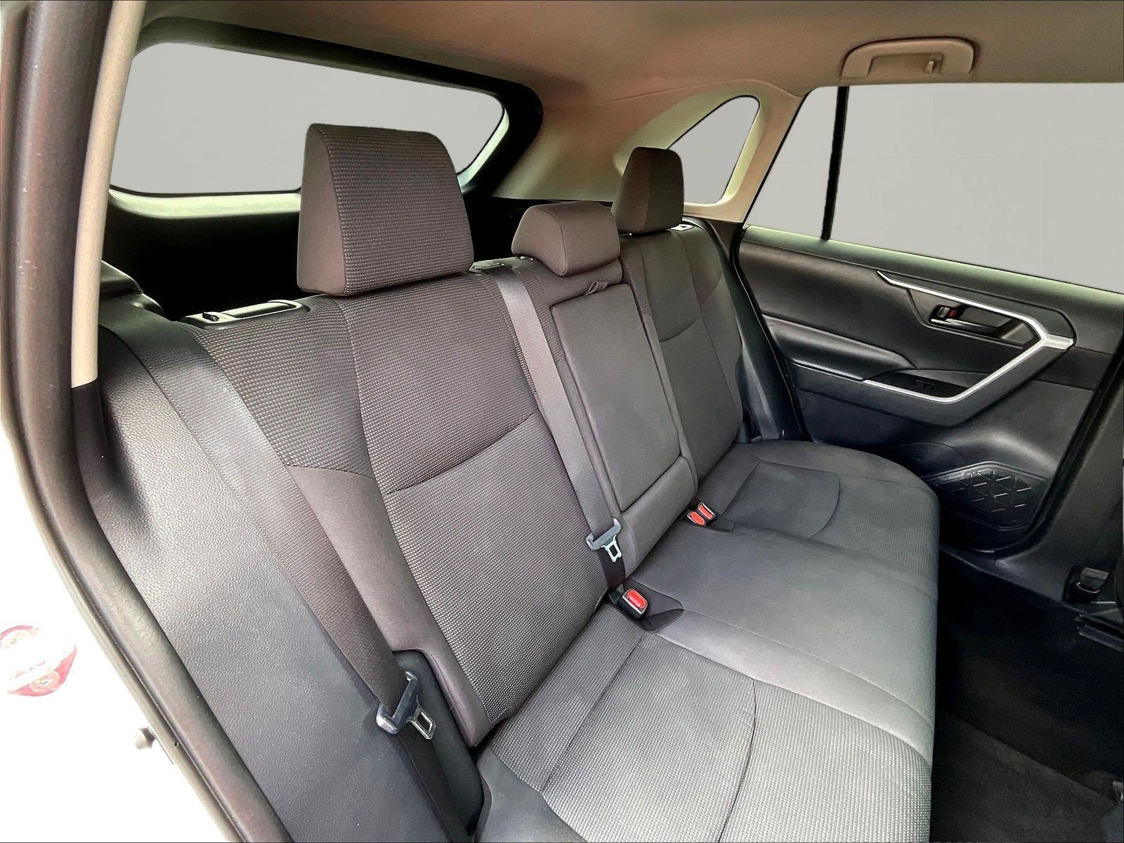 Used 2019 Toyota RAV4 LE AWD/4WD image 25