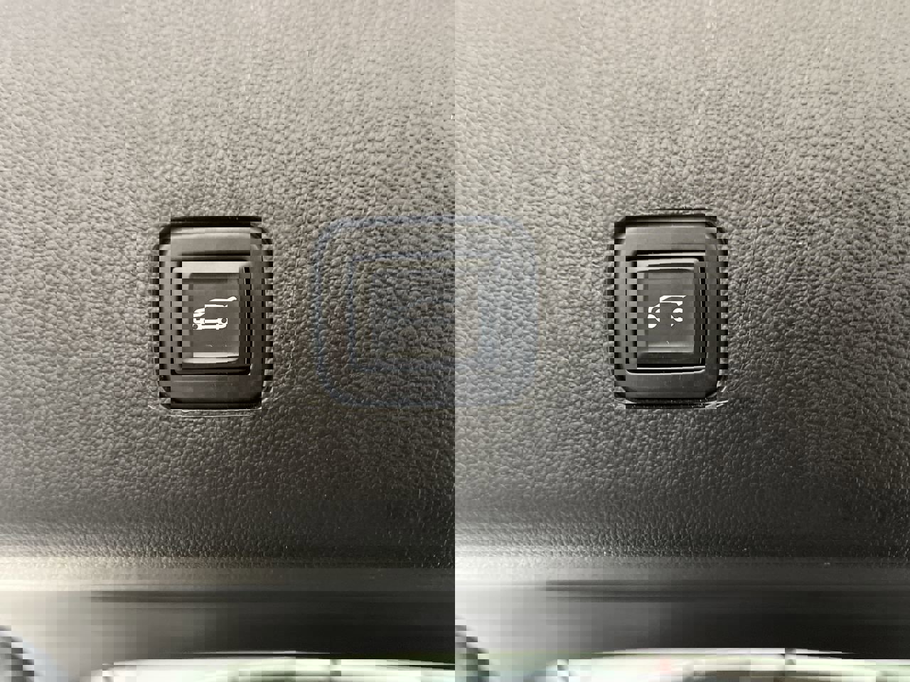 Certified 2023 Chevrolet Traverse LT image 32