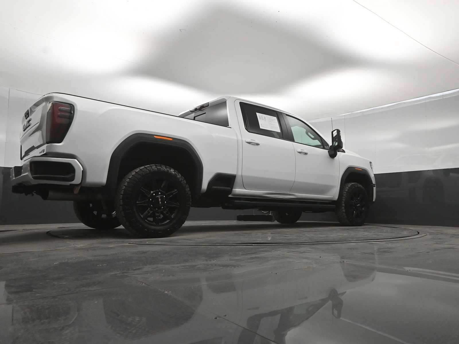 Used 2024 GMC Sierra 2500 AT4 w/ AT4 Premium Plus Package AWD/4WD image 42