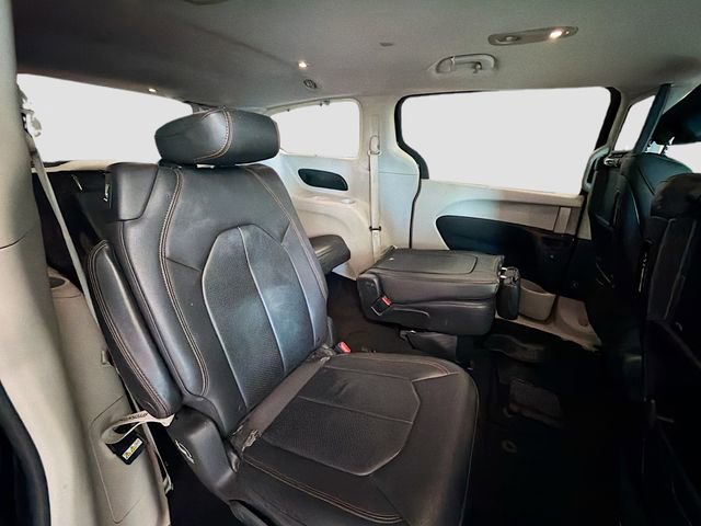 Used 2017 Chrysler Pacifica Touring-L Plus image 25