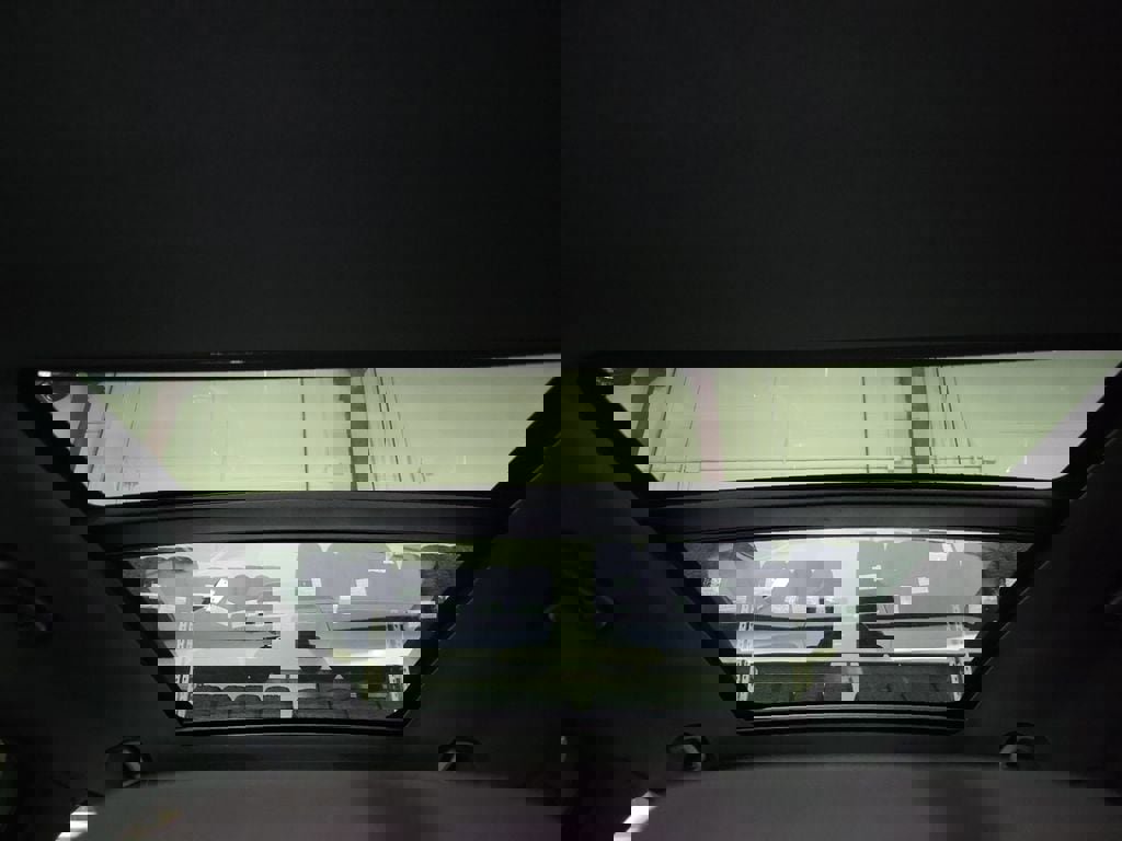 New 2026 Land Rover Range Rover Velar Dynamic SE image 27