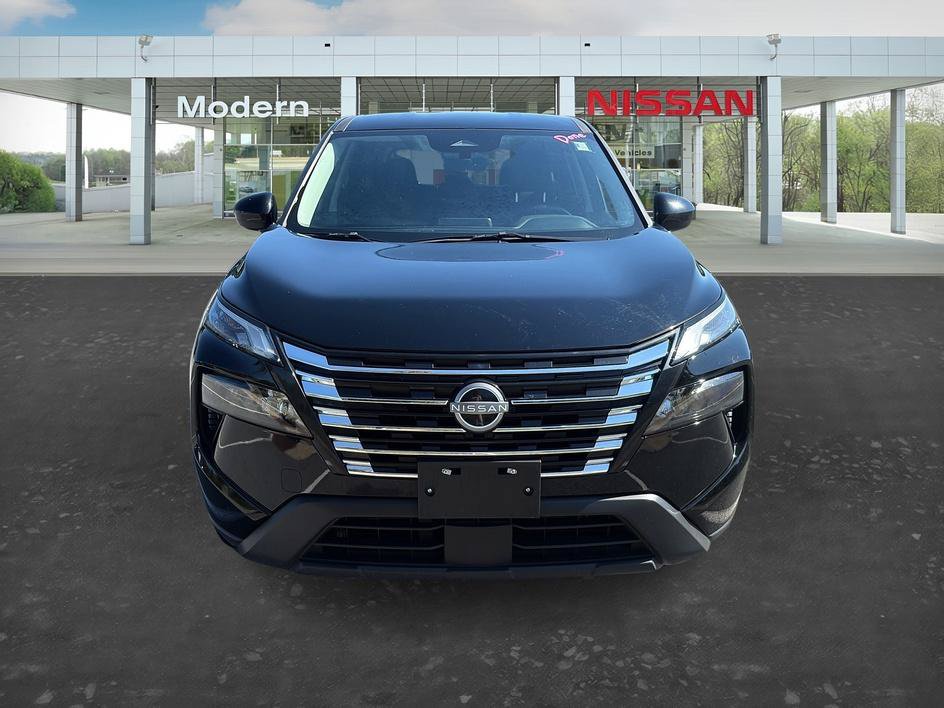 Certified 2025 Nissan Rogue SV FWD image 8
