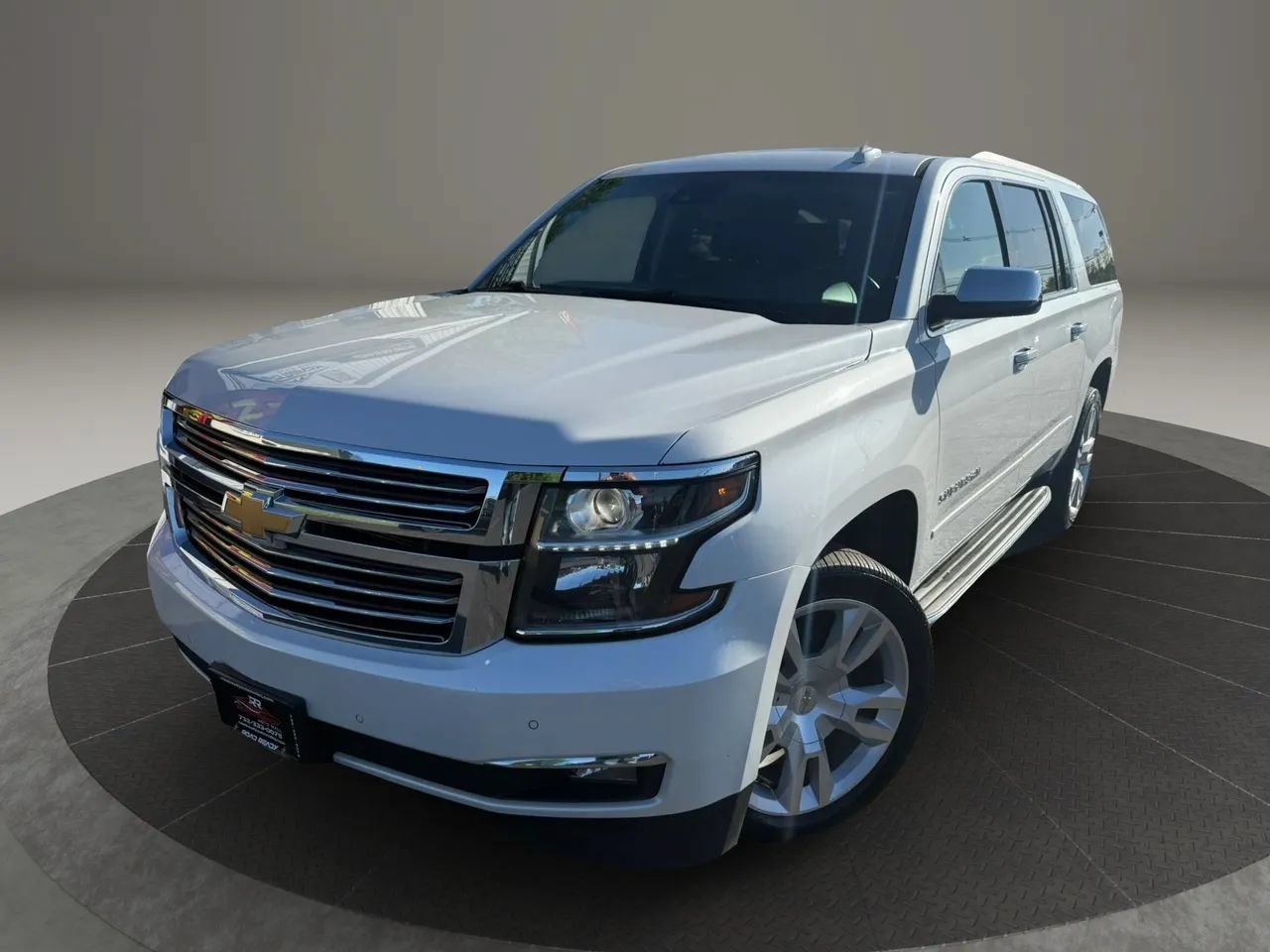 Used 2017 Chevrolet Suburban Premier AWD/4WD image 3