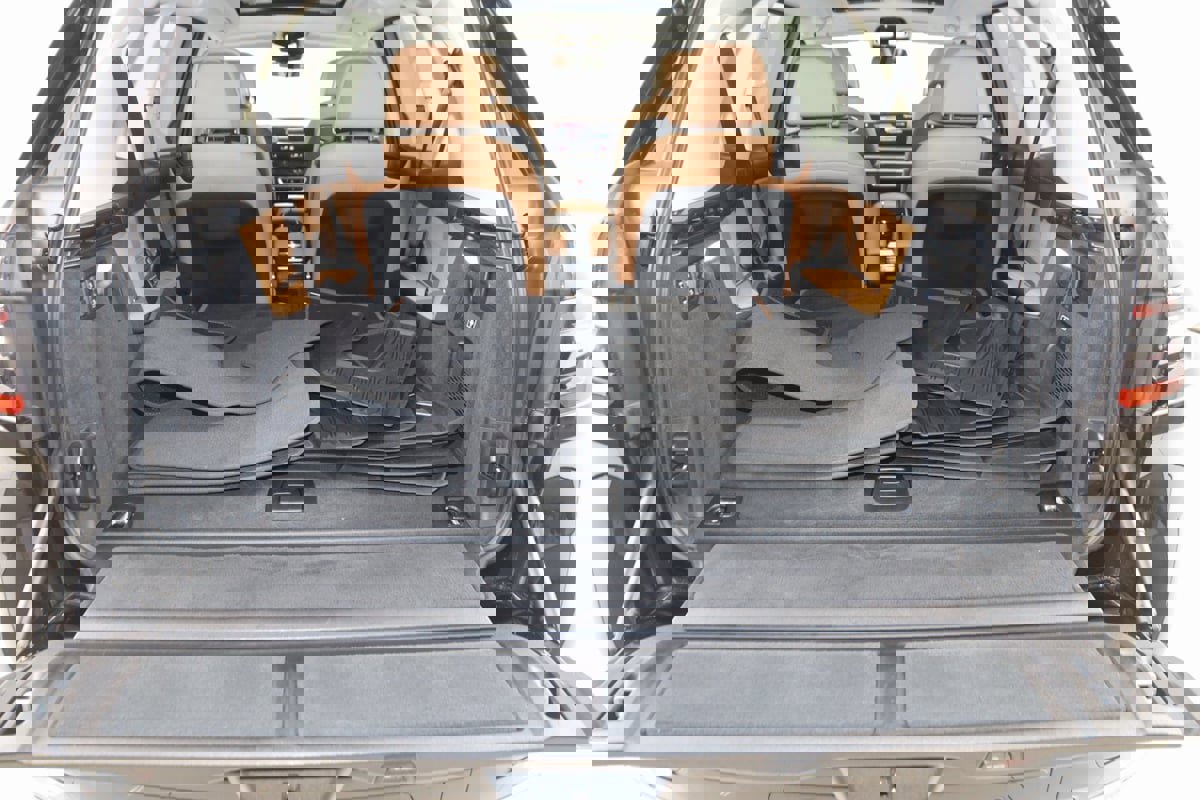 Used 2023 BMW X7 xDrive40i w/ Premium Package image 53