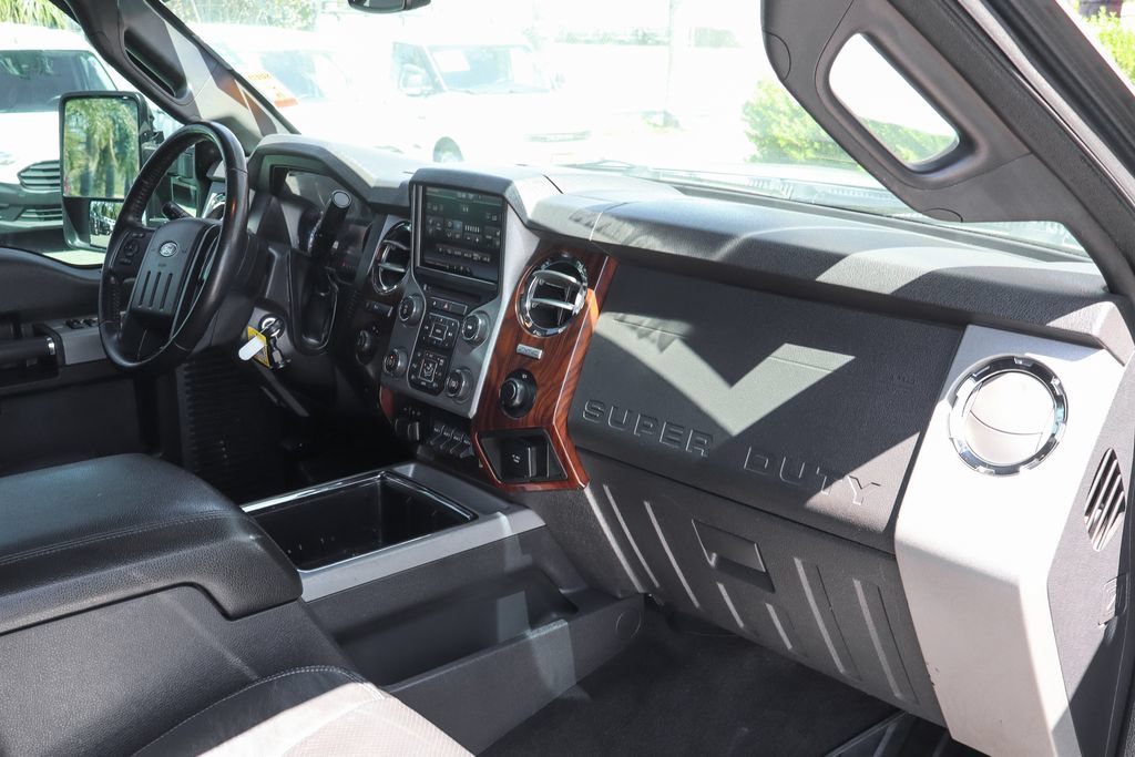 Used 2015 Ford F250 Lariat w/ Lariat Ultimate Package AWD/4WD image 44
