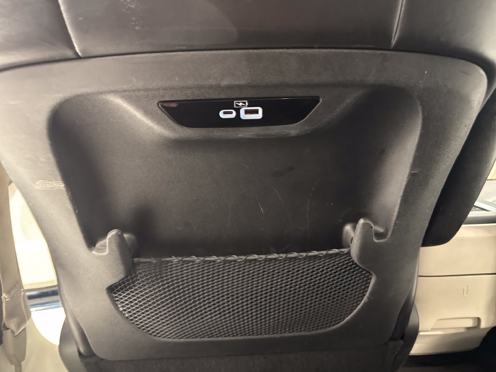 Used 2023 Chrysler Pacifica Touring-L FWD image 40