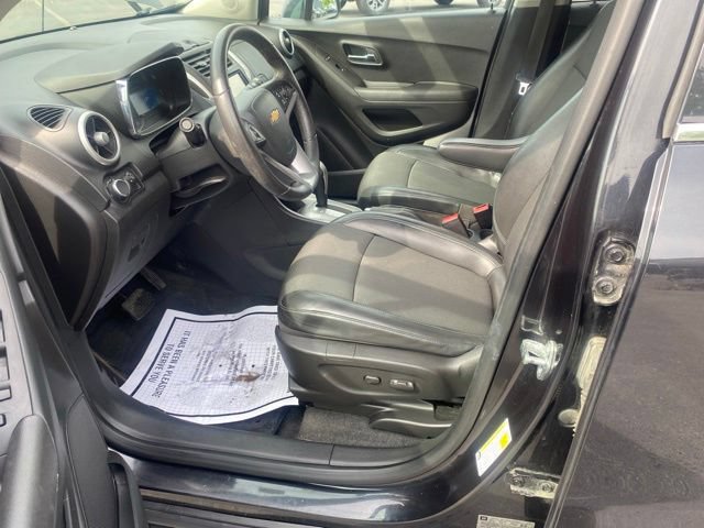 Used 2016 Chevrolet Trax LT w/ LT Convenience Package AWD/4WD image 11
