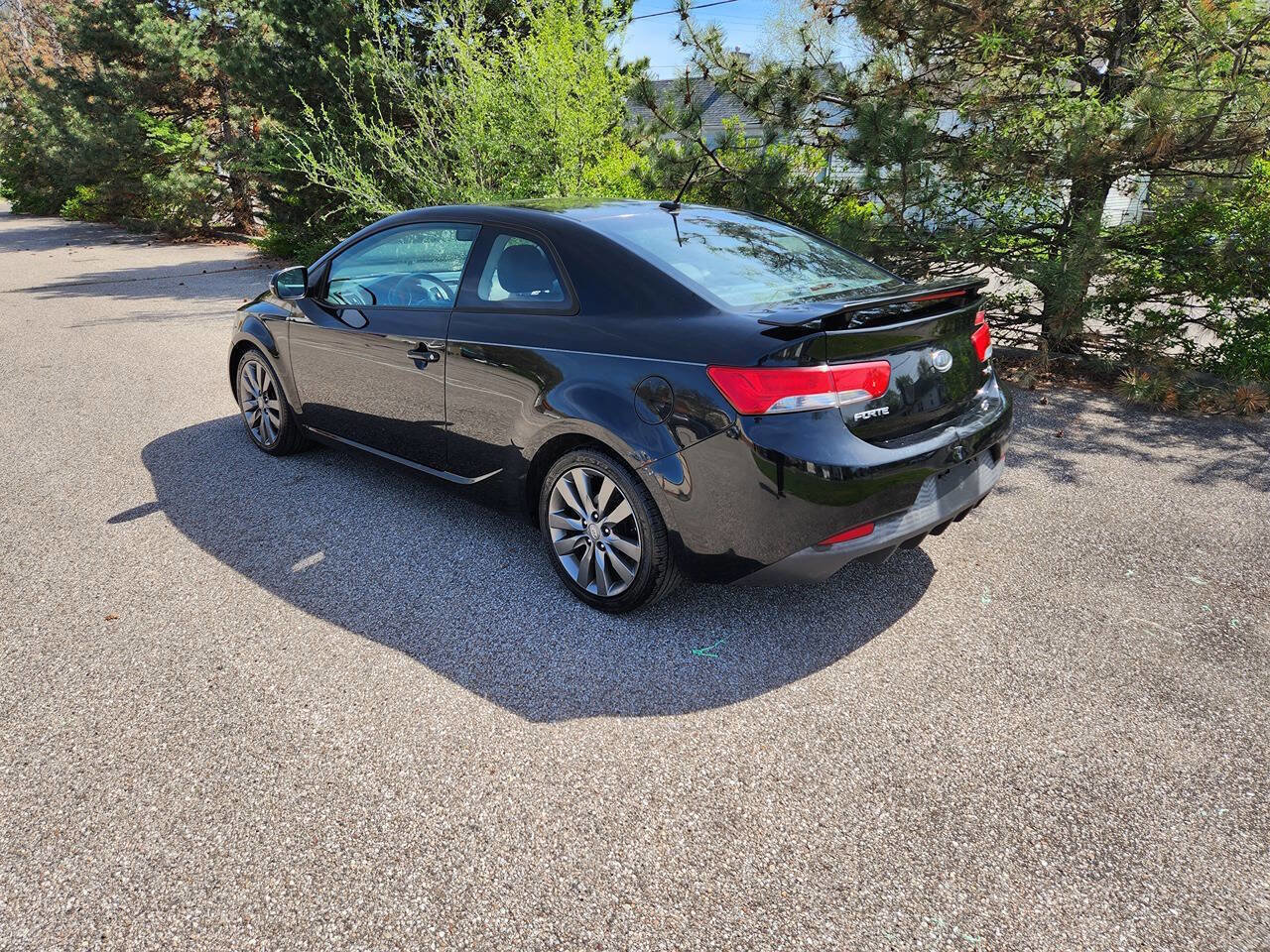 Used 2011 Kia Forte Koup SX w/ Leather Pkg image 5