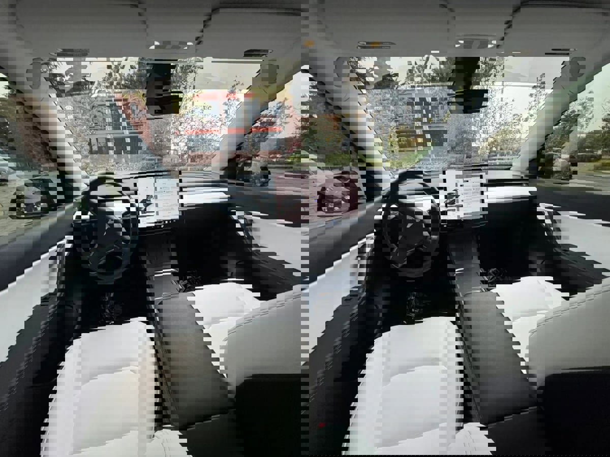 Used 2023 Tesla Model Y Long Range image 19