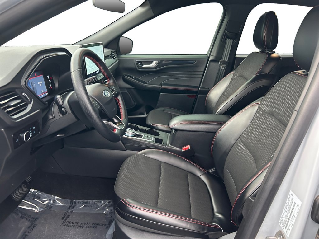 Used 2025 Ford Escape ST-Line w/ Tech Pack #1 FWD image 9
