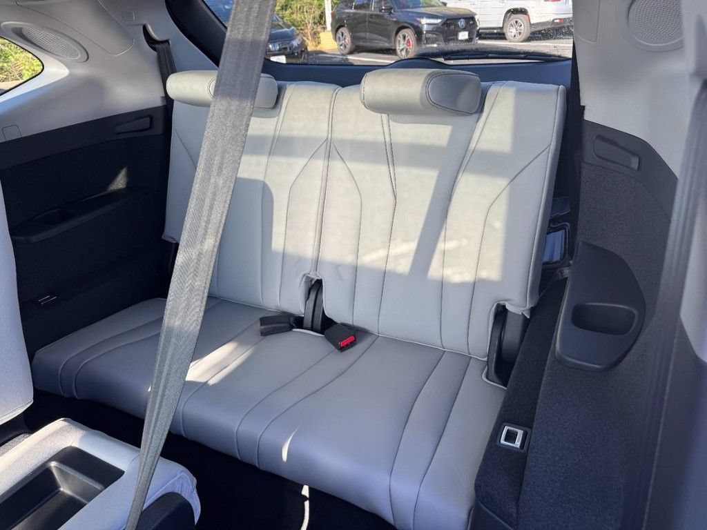 Certified 2026 Acura MDX w/ Technology Package AWD/4WD image 10