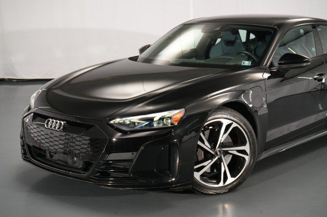 Used 2023 Audi e-tron GT Premium Plus w/ Performance Package AWD/4WD image 3