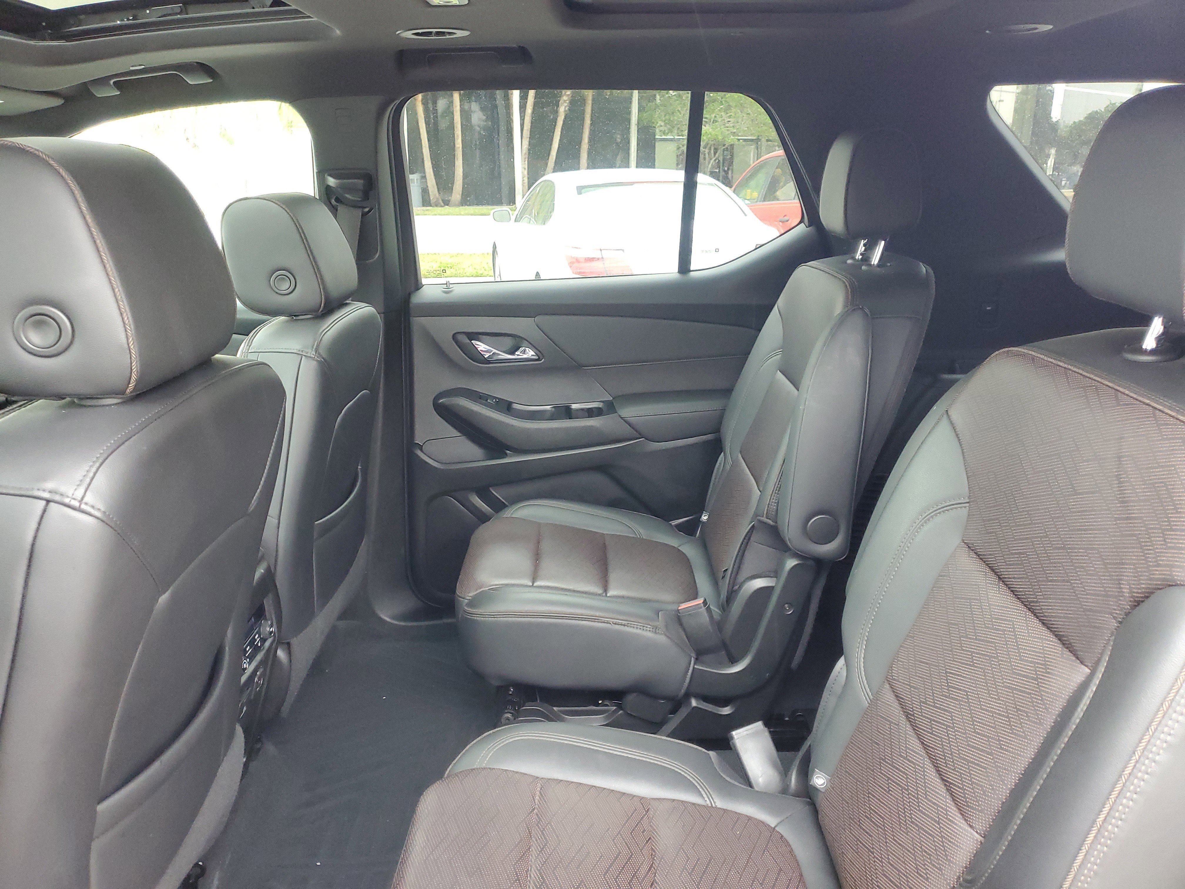Used 2023 Chevrolet Traverse High Country image 11