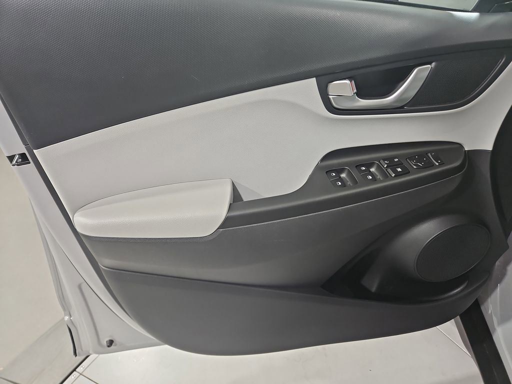Certified 2023 Hyundai Kona SEL w/ Convenience Package image 12