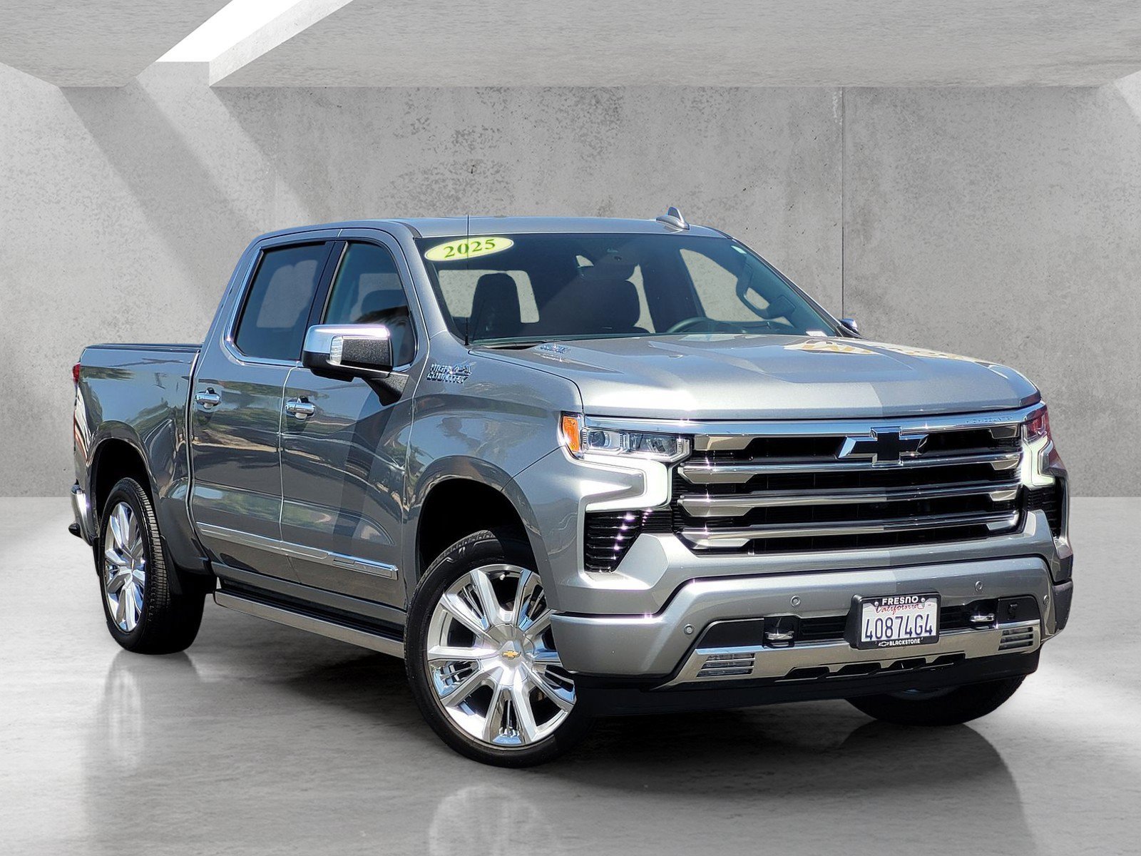 Used 2025 Chevrolet Silverado 1500 High Country AWD/4WD image 1