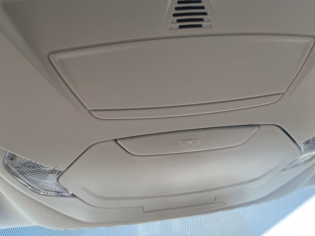 Used 2019 Ford Escape SE image 18