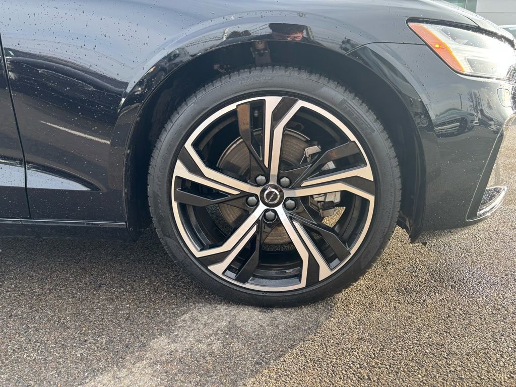 Certified 2025 Volvo S60 B5 Plus image 29