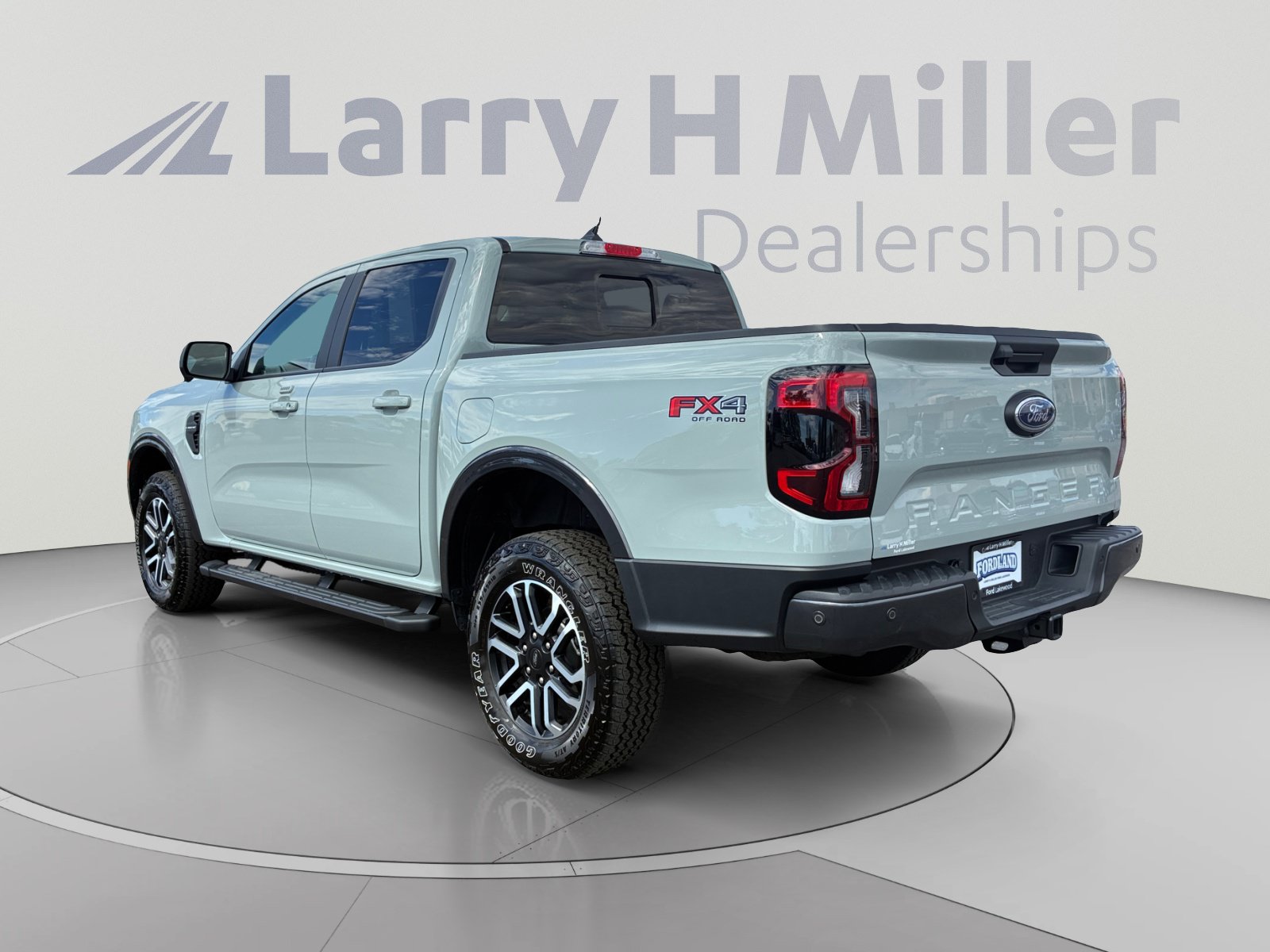 Certified 2024 Ford Ranger Lariat w/ FX4 Off-Road Package AWD/4WD image 3