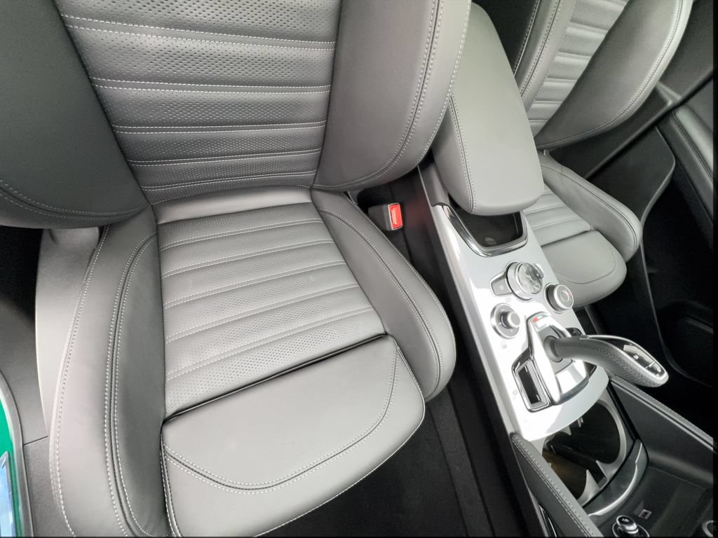 New 2026 Alfa Romeo Stelvio Sprint w/ Convenience Package AWD/4WD image 34