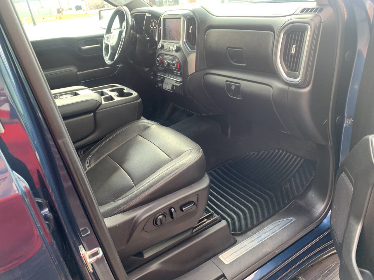 Used 2020 Chevrolet Silverado 1500 LTZ image 21