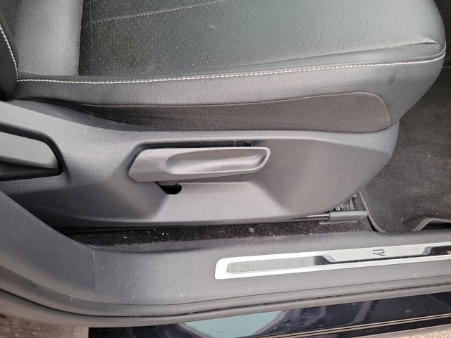 Used 2023 Volkswagen Tiguan SE R-Line image 35