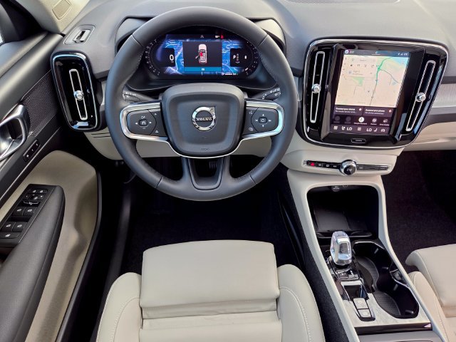 New 2026 Volvo XC40 B5 Plus w/ Protection Package Premier AWD/4WD image 12