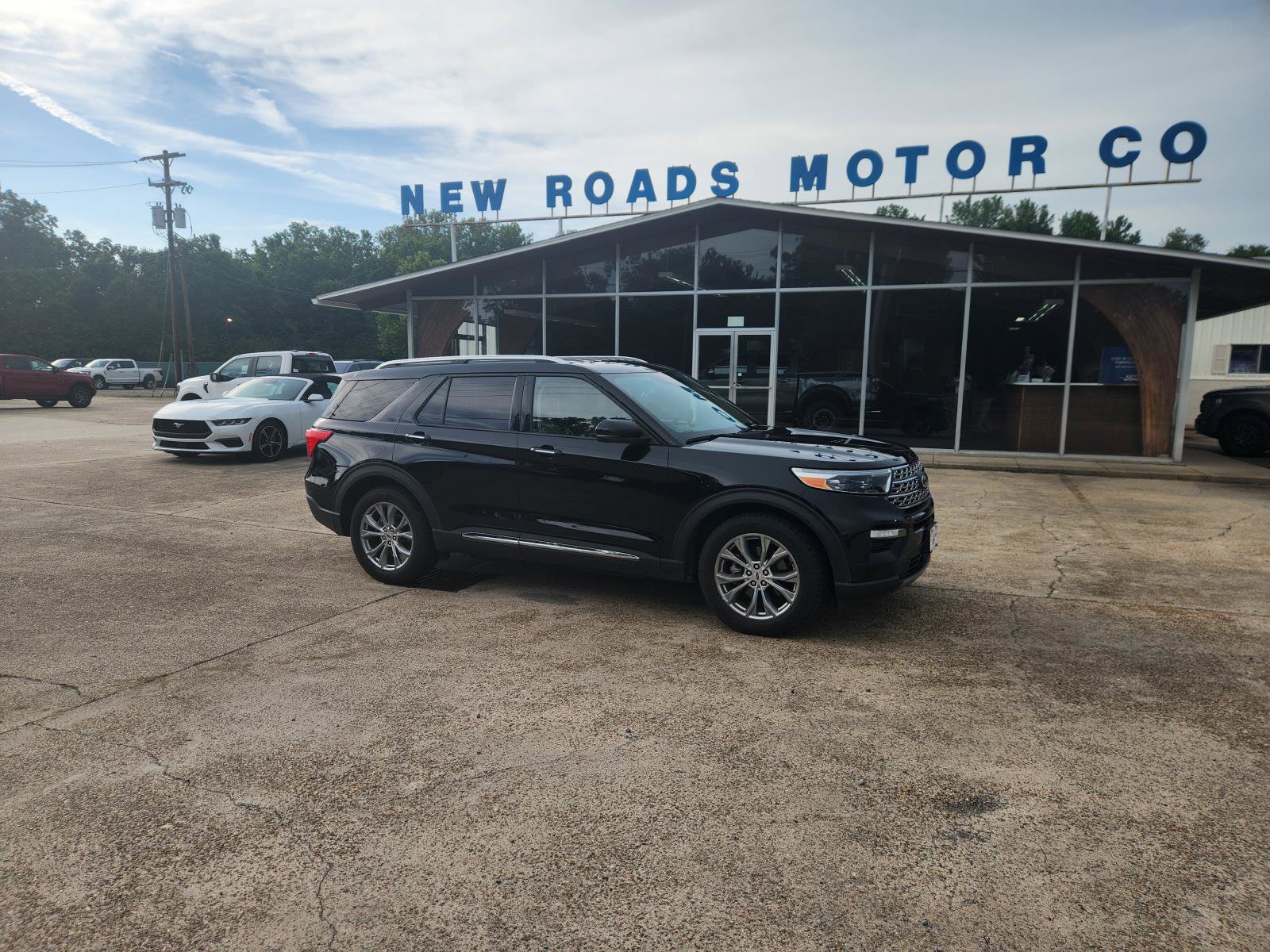 Certified 2022 Ford Explorer Limited w/ Equipment Group 301A