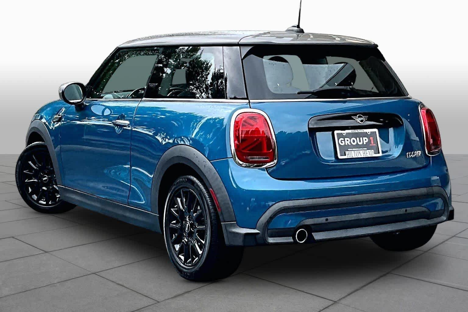 Used 2022 MINI Cooper 2-Door Hardtop FWD image 11